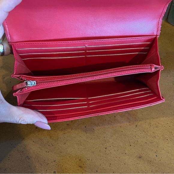 CHANEL V Stitch Chevron Studded Detail CC Logo Lambskin Long Trifold Wallet - Picture 10 of 17